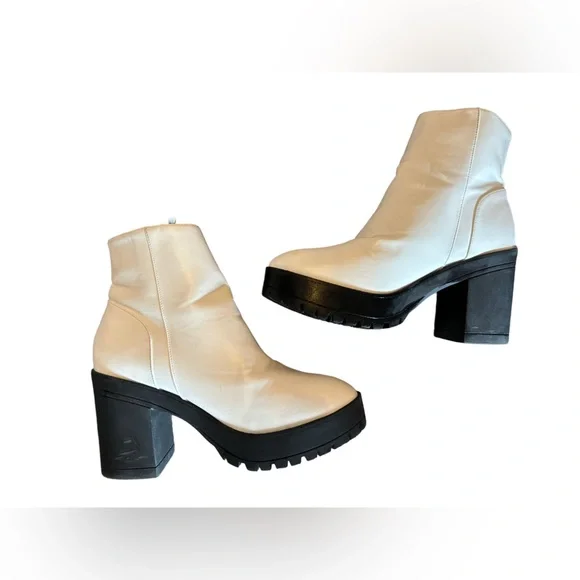 FOREVER 21 White black Platform sole ankle booties side zip up size 8 boots NWOB - Picture 4 of 7